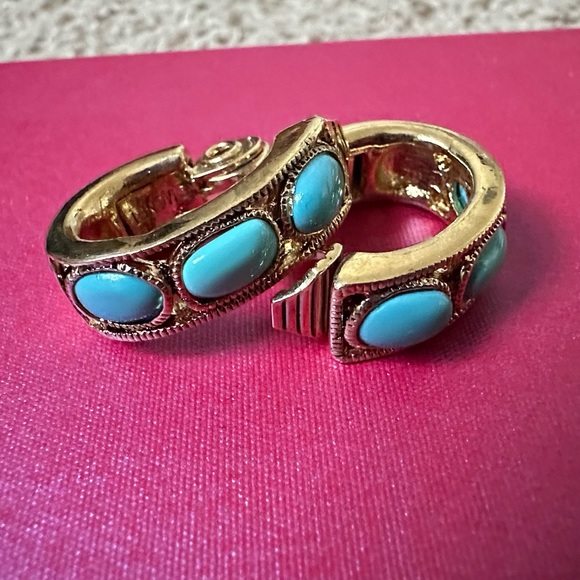 ✨Vintage Turquoise Studded Hoop Clip-On Earrings✨ - Picture 2 of 3